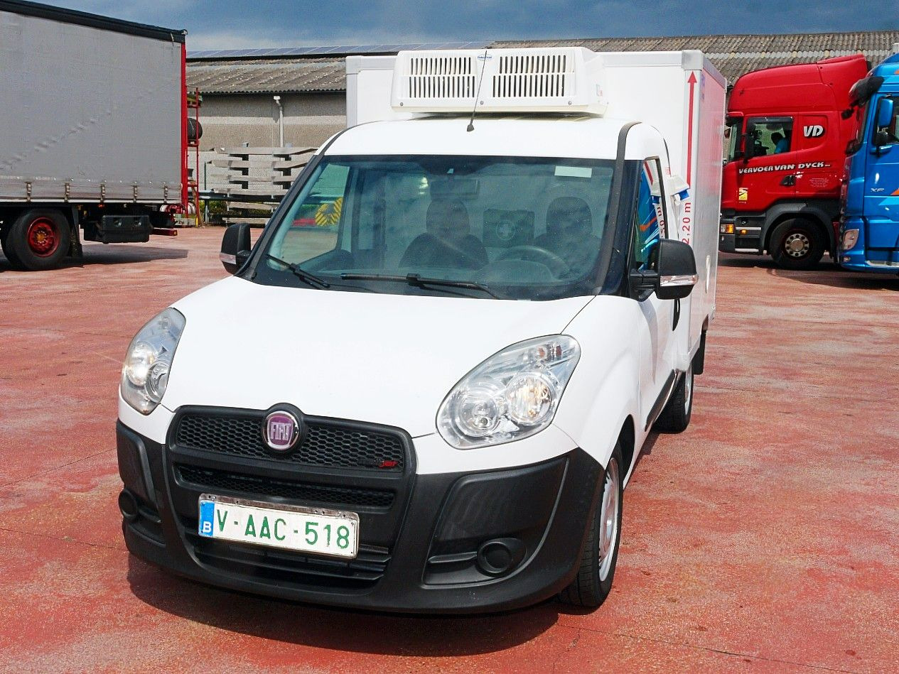 Fiat DOBLO 1.3 KUHLKOFFER RELEC FROID TR 22 -20C - Furgoneta frigorifica: foto 4 Fiat DOBLO 1.3 KUHLKOFFER RELEC FROID TR 22 -20C - Furgoneta frigorifica: foto 4