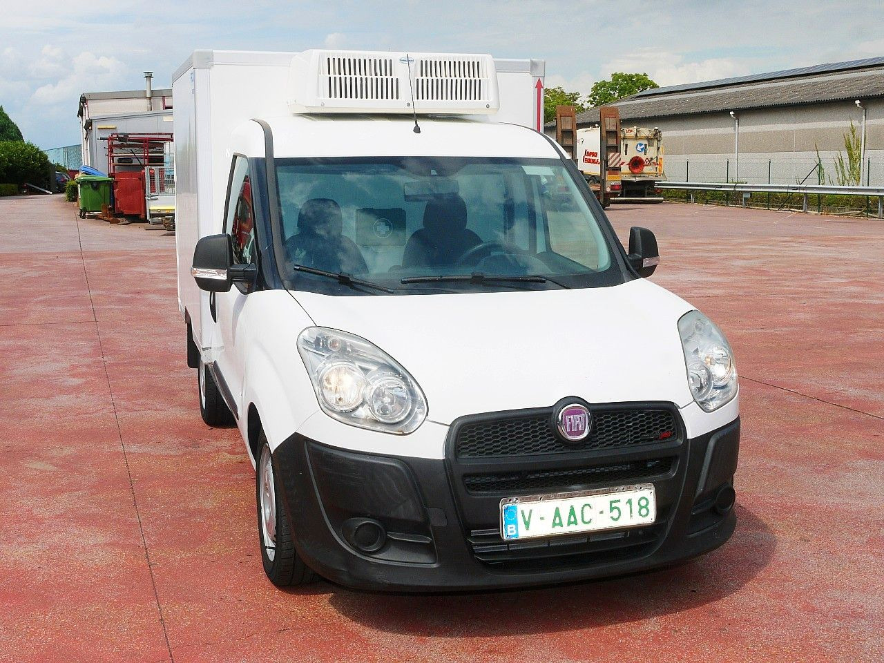 Fiat DOBLO 1.3 KUHLKOFFER RELEC FROID TR 22 -20C - Furgoneta frigorifica: foto 1 Fiat DOBLO 1.3 KUHLKOFFER RELEC FROID TR 22 -20C - Furgoneta frigorifica: foto 1