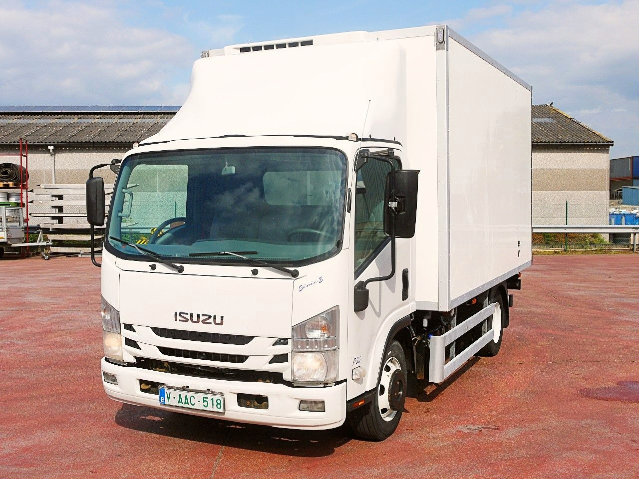 Isuzu N2R 75 KUHLKOFFER THERMOKING V500 MAX €6 - Furgoneta frigorifica: foto 5 Isuzu N2R 75 KUHLKOFFER THERMOKING V500 MAX €6 - Furgoneta frigorifica: foto 5