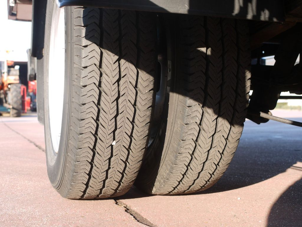 Furgoneta frigorifica Iveco 35C13 DAILY KUHLKOFFER 4.4m CARIER PULSOR 600 MT: foto 18