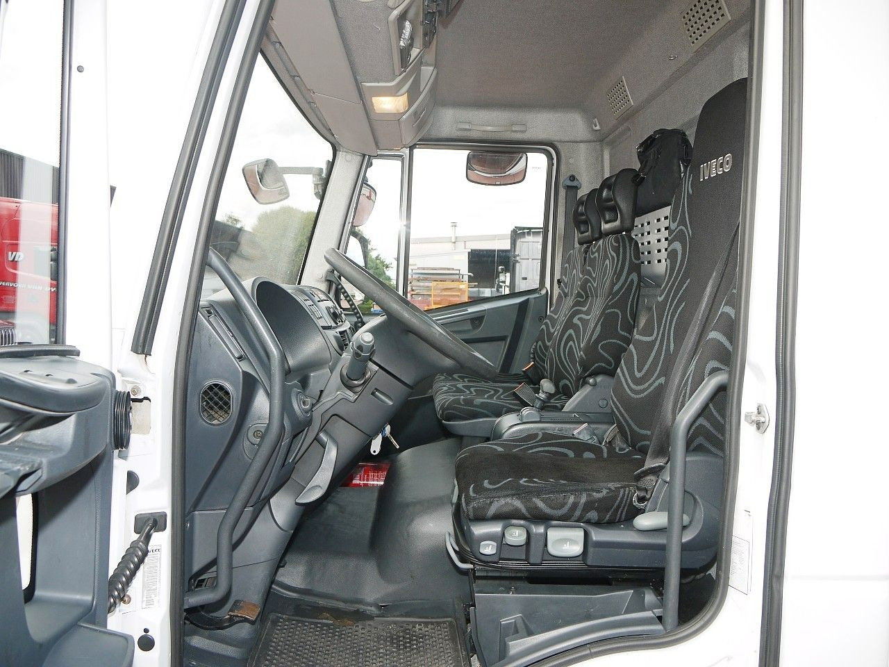 Camión frigorífico Iveco 75E16 EUROCARGO KUHOKOFFER ZANOTTI  -30C Iveco 75E16 EUROCARGO KUHOKOFFER ZANOTTI  -30C: foto 9