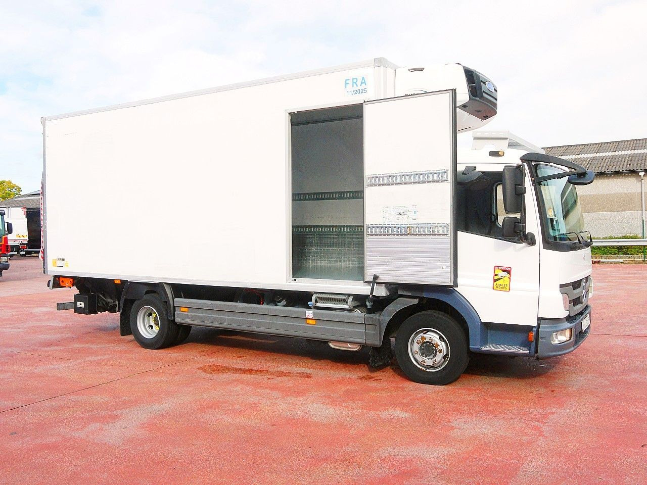 Mercedes-Benz 1018 ATEGO KUHLKOFFER CARRIER SUPRA 550 LBW - Camión frigorífico: foto 3 Mercedes-Benz 1018 ATEGO KUHLKOFFER CARRIER SUPRA 550 LBW - Camión frigorífico: foto 3