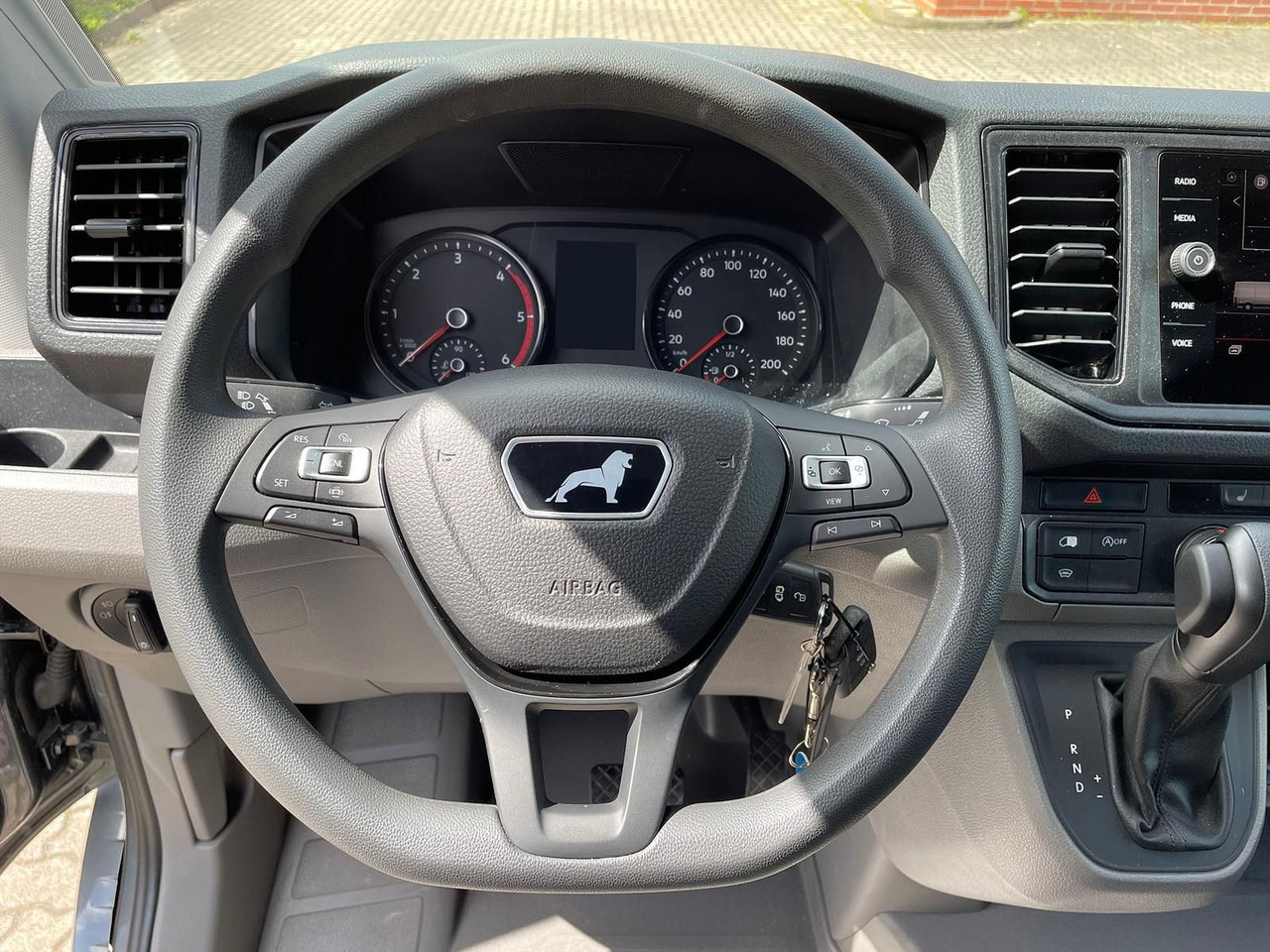 Furgón, Furgoneta combi MAN TGE 3.160 L3H3 MIXTO LED AHK NAVI GRA RWD SITZH: foto 8 Furgón, Furgoneta combi MAN TGE 3.160 L3H3 MIXTO LED AHK NAVI GRA RWD SITZH: foto 8