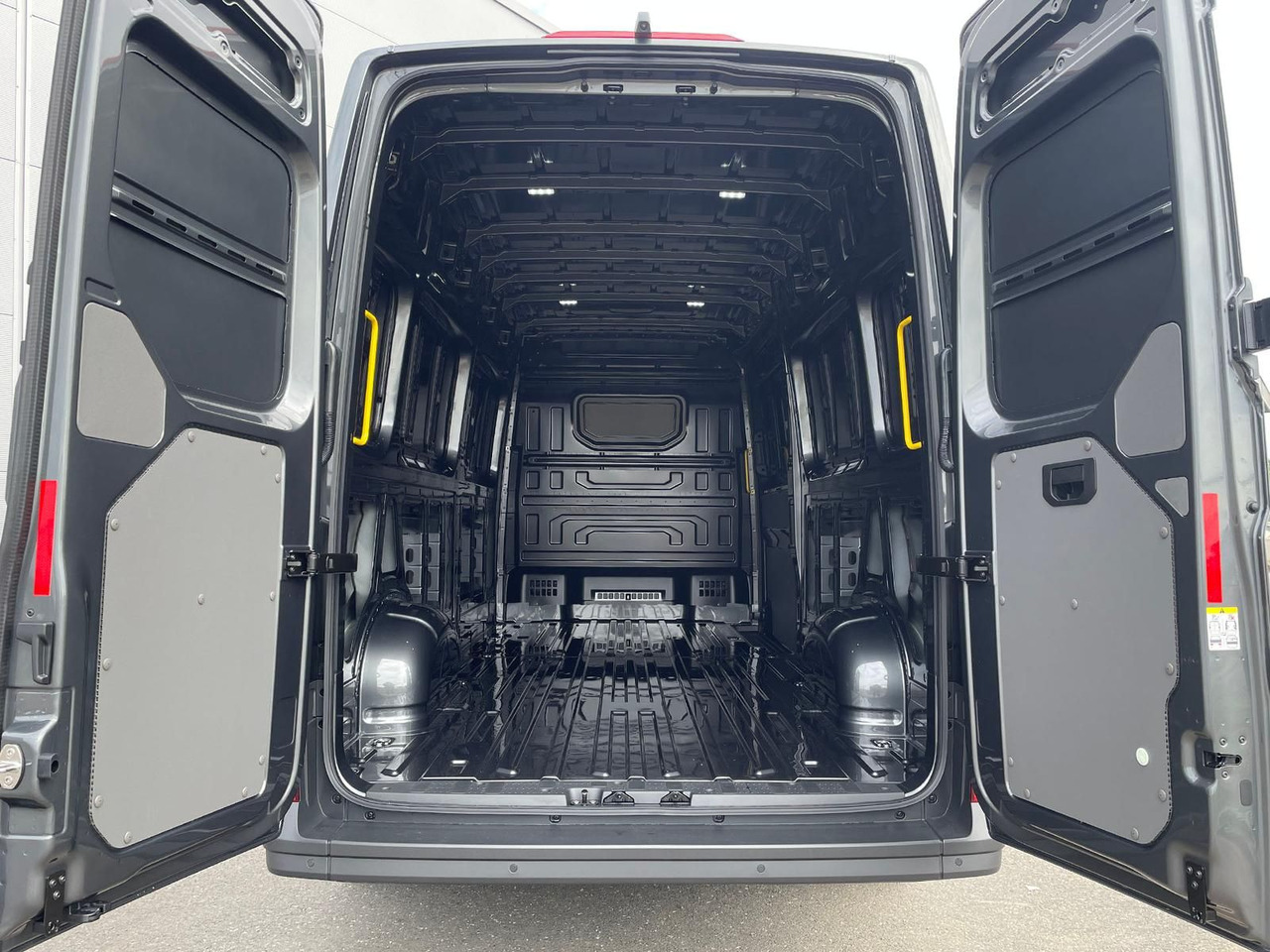 Furgón MAN TGE 3.180 L4H3 Kasten STANDHZ ACC LED SITZHZ: foto 9