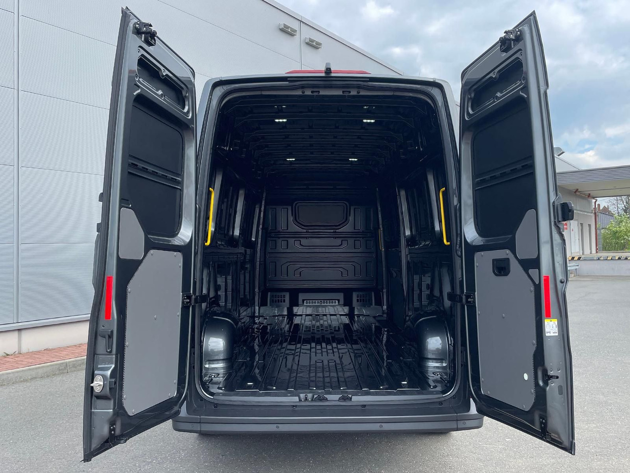 Furgón MAN TGE 3.180 L4H3 Kasten STANDHZ ACC LED SITZHZ: foto 35