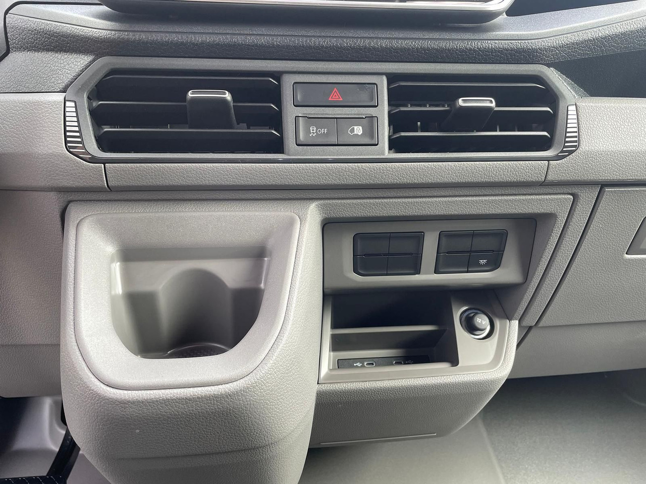 Furgón MAN TGE 3.180 L4H3 Kasten STANDHZ ACC LED SITZHZ: foto 31