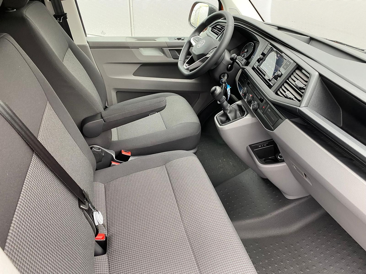 Coche Volkswagen T6.1 Transporter Kasten lang LED PDC KLIMA SITZH: foto 14