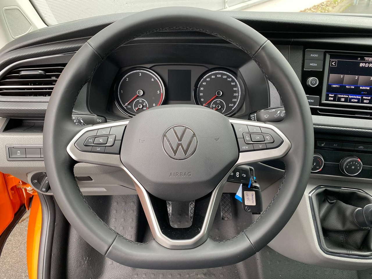 Coche Volkswagen T6.1 Transporter Kasten lang LED PDC KLIMA SITZH: foto 13