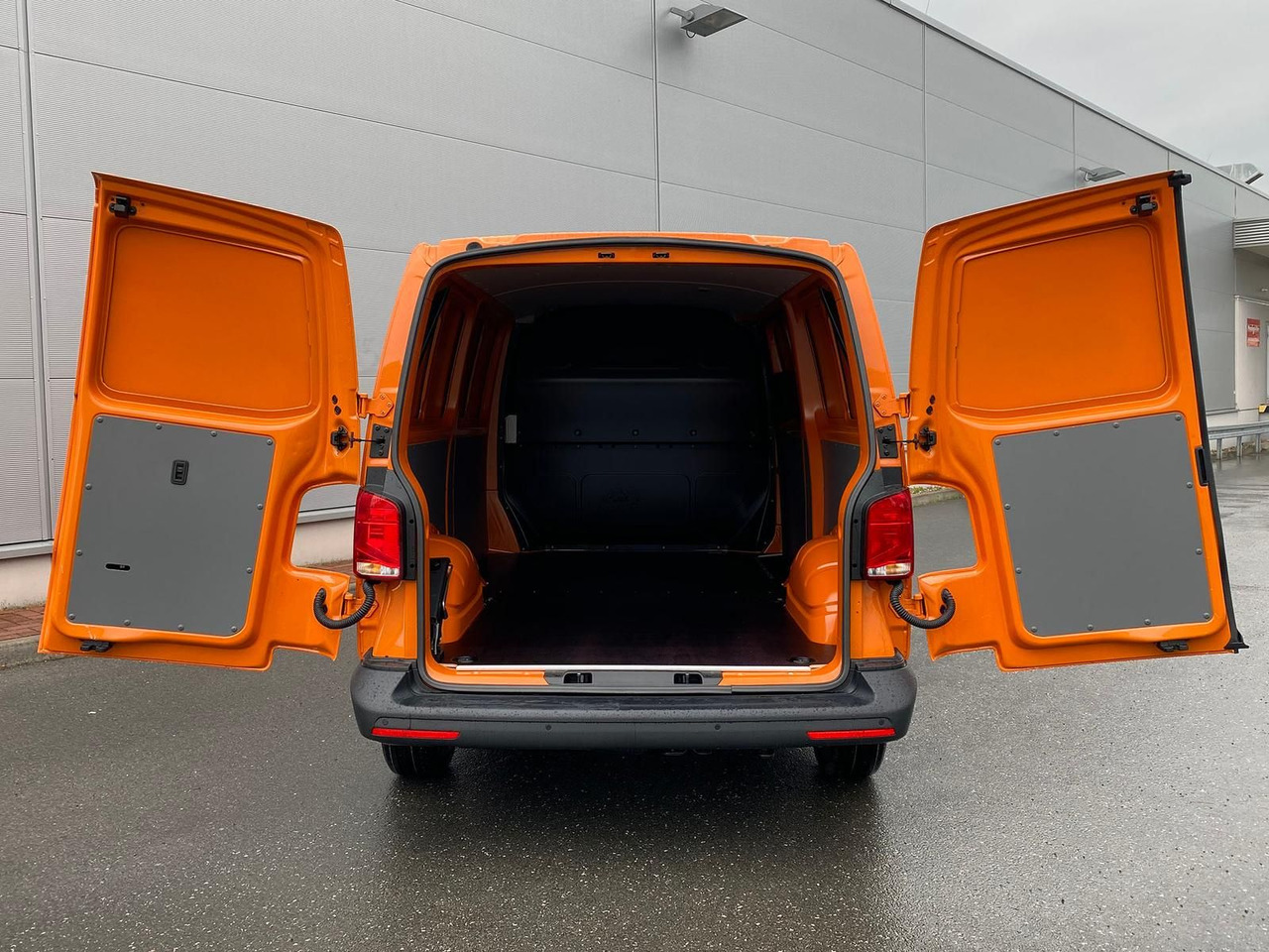 Coche Volkswagen T6.1 Transporter Kasten lang LED PDC KLIMA SITZH: foto 33
