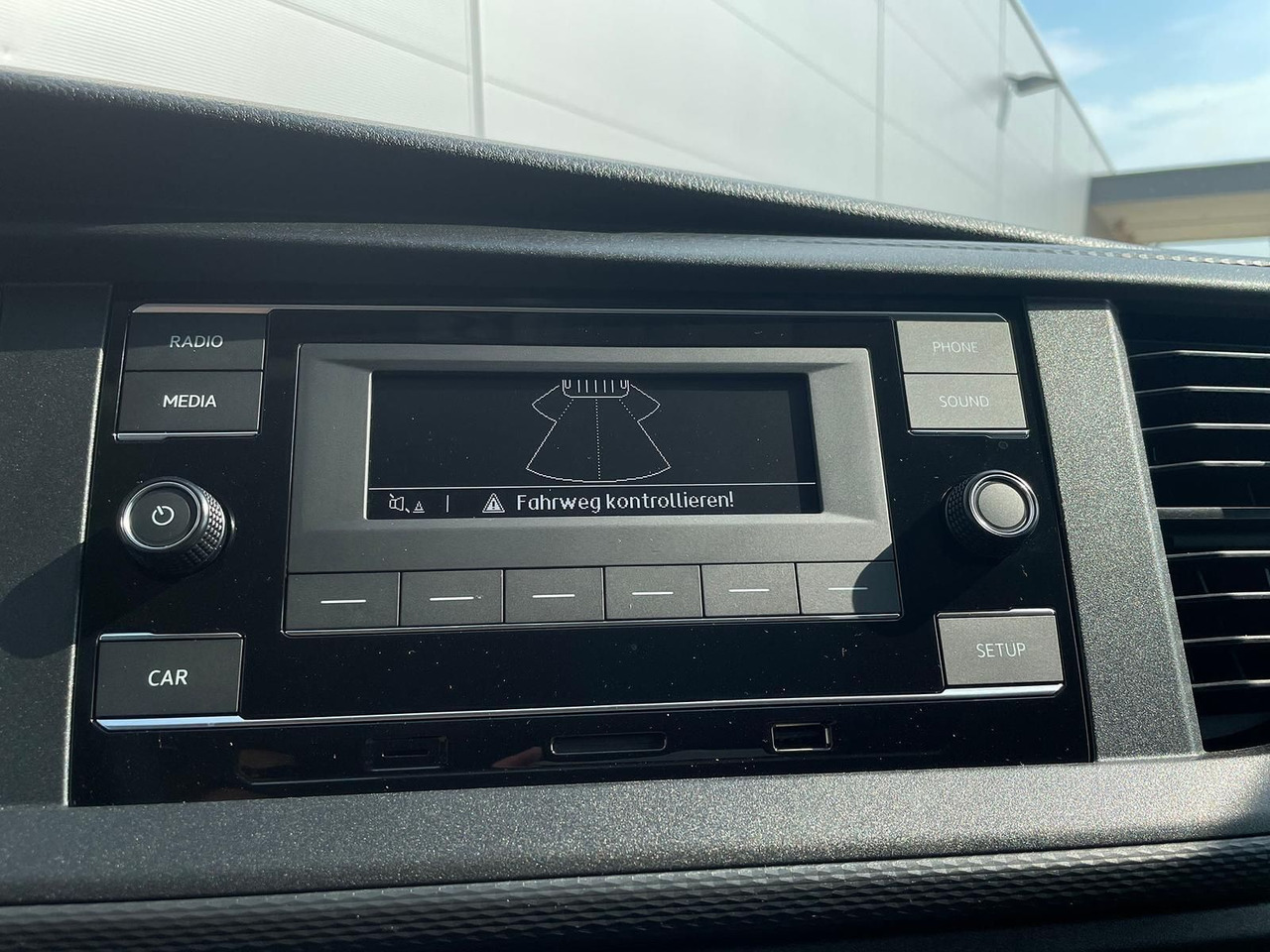 Furgón, Furgoneta combi Volkswagen T6.1 Transporter MIXTO LR 2.0 TDI KLIMA PDC: foto 27 Furgón, Furgoneta combi Volkswagen T6.1 Transporter MIXTO LR 2.0 TDI KLIMA PDC: foto 27