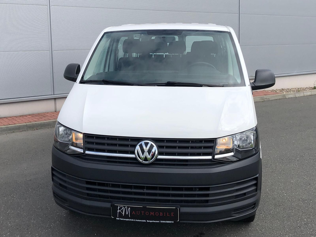 Volkswagen T6 Transporter 2.0 TDI Kombi lang 9-SITZE TEMP - Coche: foto 4 Volkswagen T6 Transporter 2.0 TDI Kombi lang 9-SITZE TEMP - Coche: foto 4