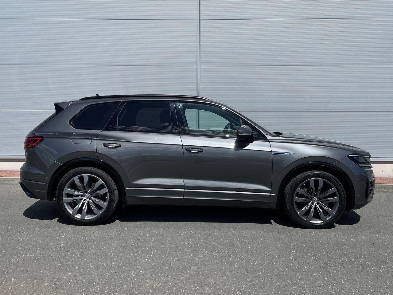 Volkswagen Touareg 4.0 V8 TDI One Million 4M LEDER AHK ACC - SUV/ Todoterreno: foto 5 Volkswagen Touareg 4.0 V8 TDI One Million 4M LEDER AHK ACC - SUV/ Todoterreno: foto 5