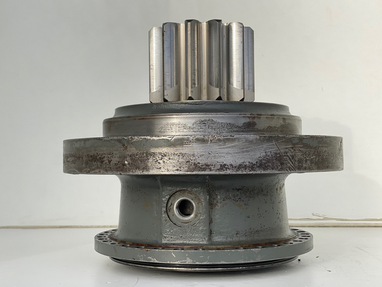 Liebherr Abtriebswellengehäuse ID-Nr.90018934 mit Abtriebswelle ID-Nr.90204999. SAT275/260 - SAT275/261 - SAT275/266 - SAT275/289. #1788#1730# - Caja de cambios para Maquinaria de construcción: foto 5 Liebherr Abtriebswellengehäuse ID-Nr.90018934 mit Abtriebswelle ID-Nr.90204999. SAT275/260 - SAT275/261 - SAT275/266 - SAT275/289. #1788#1730# - Caja de cambios para Maquinaria de construcción: foto 5