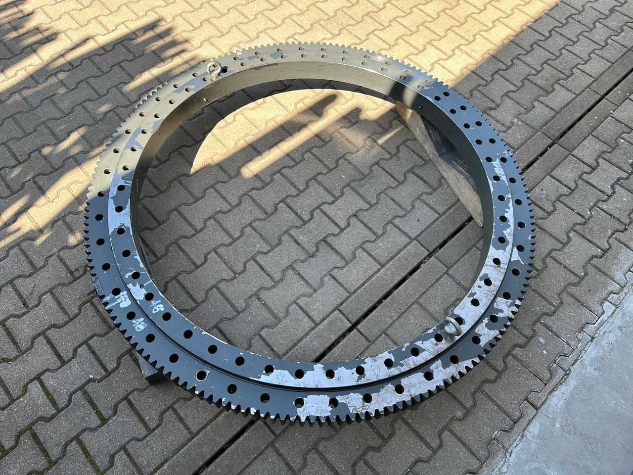 Liebherr Drehkranz - Kugeldrehverbindung Typ:KUD138 VA 002. ID-Nr.982757001. #159.10118# - Corona de giro para Maquinaria de construcción: foto 4 Liebherr Drehkranz - Kugeldrehverbindung Typ:KUD138 VA 002. ID-Nr.982757001. #159.10118# - Corona de giro para Maquinaria de construcción: foto 4