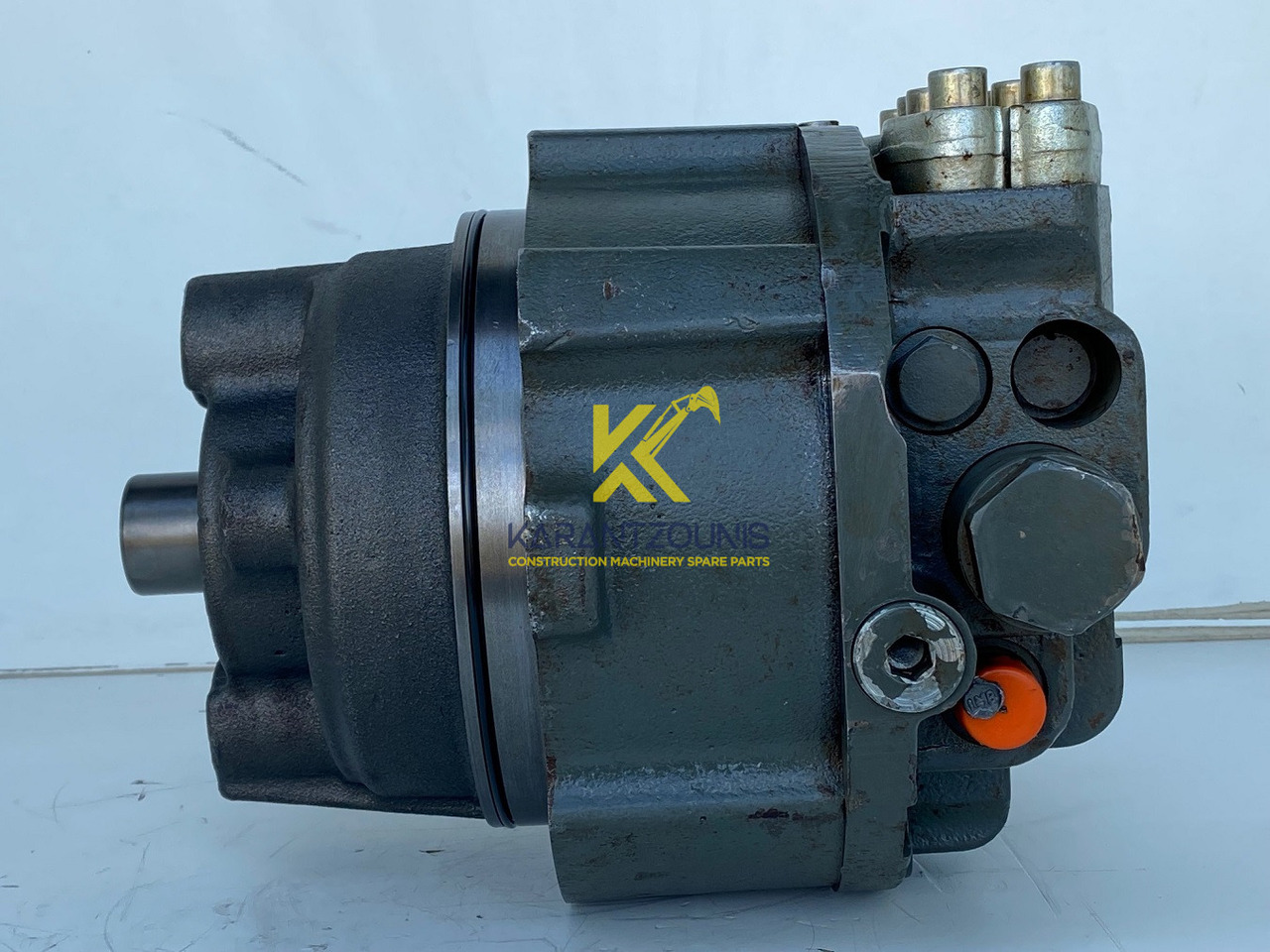 Liebherr Hydraulikeinbaumotor CMVE O 108. ID-Nr.10118562 - ID-Nr.10132610 - ID-Nr.10129048. LOS1916, LOS916, LOS926, R906, R916, R918, R920, R922, R924, R926COMP, R926, R936. #27979# - Motor hidráulico para Excavadora de cadenas: foto 1 Liebherr Hydraulikeinbaumotor CMVE O 108. ID-Nr.10118562 - ID-Nr.10132610 - ID-Nr.10129048. LOS1916, LOS916, LOS926, R906, R916, R918, R920, R922, R924, R926COMP, R926, R936. #27979# - Motor hidráulico para Excavadora de cadenas: foto 1
