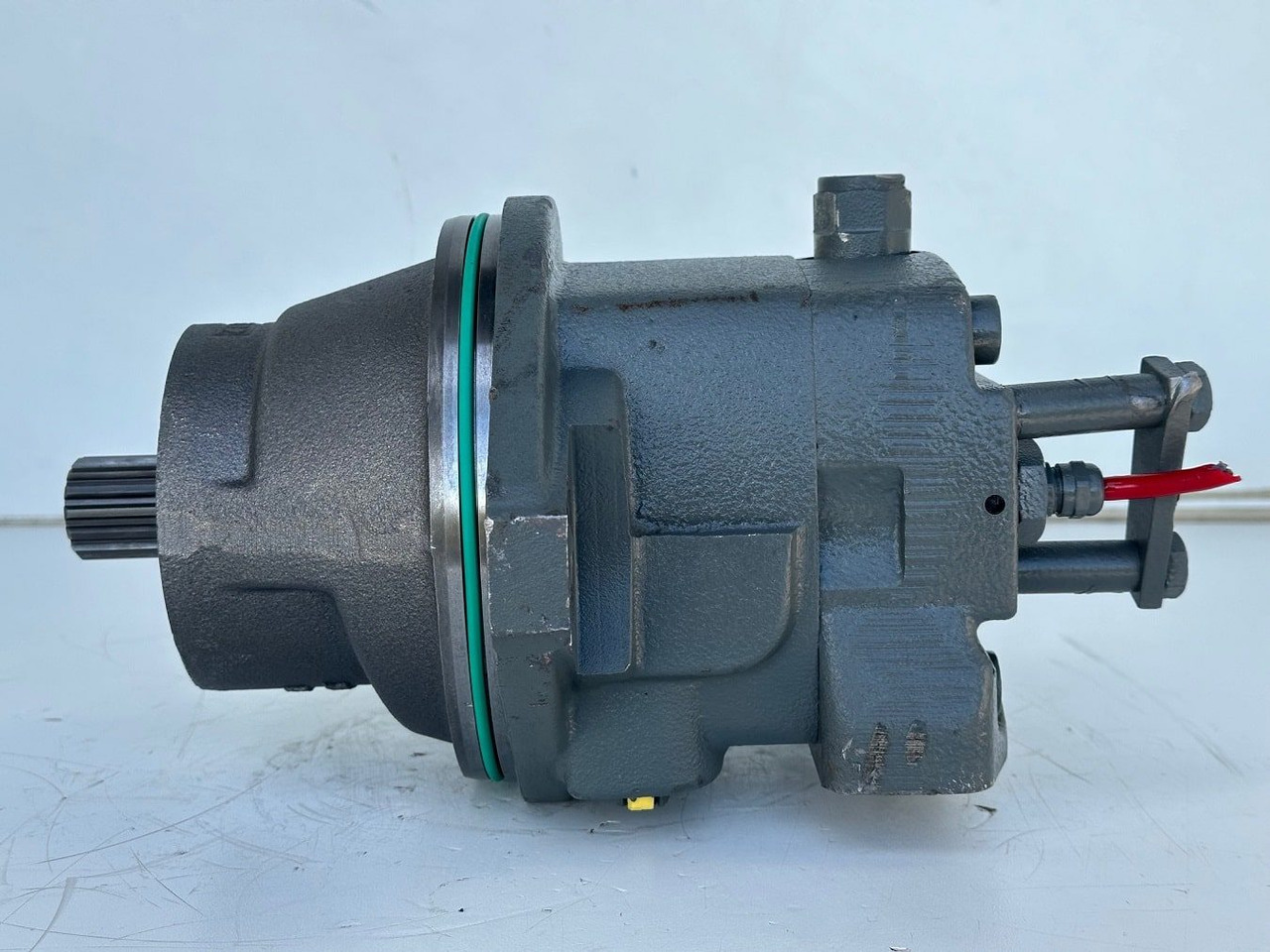 Liebherr Hydraulikeinbaumotor FMF045, ID-Nr.10132702. A924,LH30C,LH30M,LH35M,LH35MT,LH40C,LH40CP,LH40M,LH40MP,LH50CHR,LH50M,LH50MHR,LH50MT. #23.12.01074# - Motor hidráulico para Excavadora de ruedas: foto 2 Liebherr Hydraulikeinbaumotor FMF045, ID-Nr.10132702. A924,LH30C,LH30M,LH35M,LH35MT,LH40C,LH40CP,LH40M,LH40MP,LH50CHR,LH50M,LH50MHR,LH50MT. #23.12.01074# - Motor hidráulico para Excavadora de ruedas: foto 2