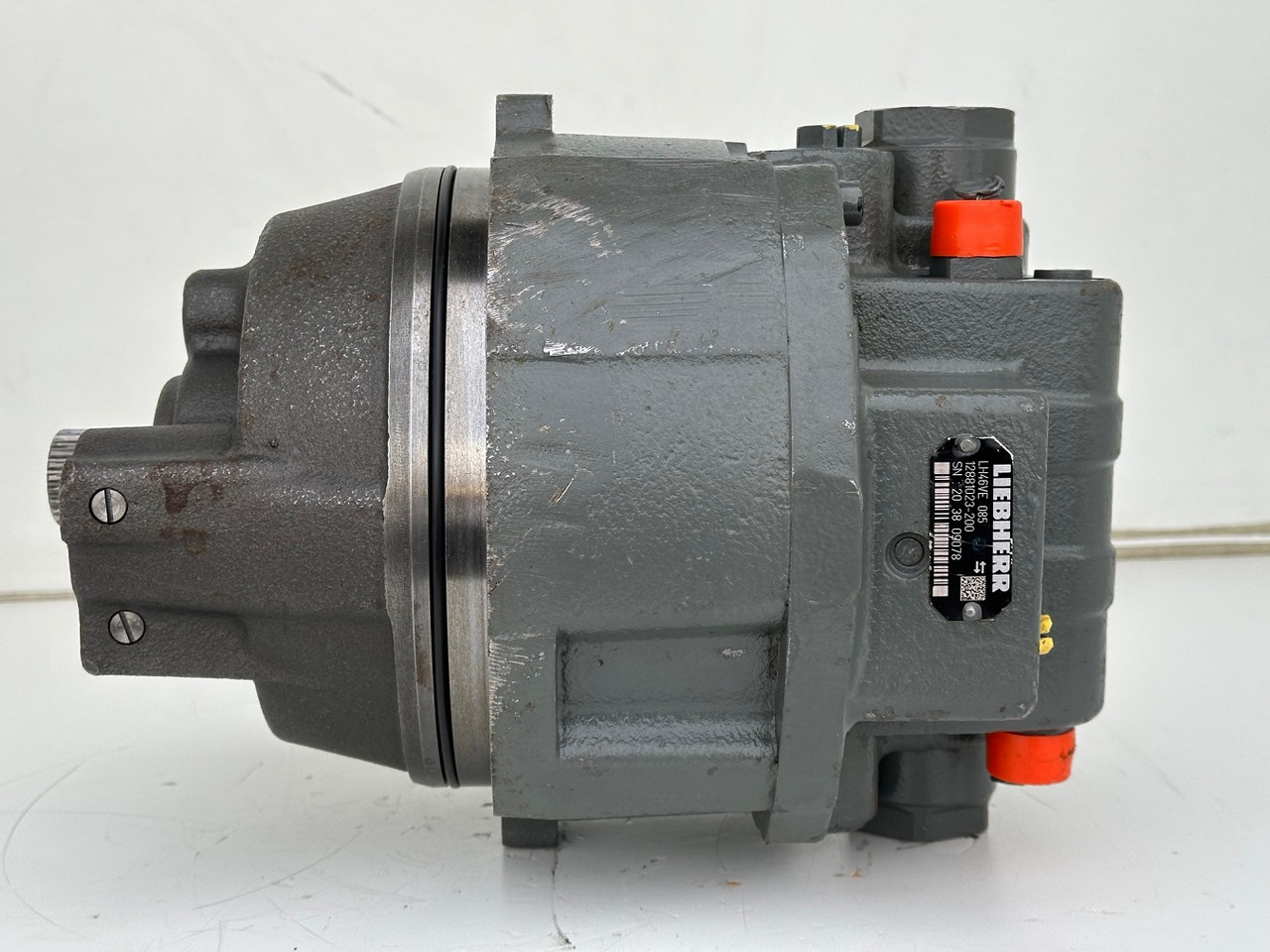 Liebherr Hydraulikeinbaumotor LH46VE 085. ID-Nr.12421312 - ID-Nr.12881023. LO1926, LOS926 K-LC, R922, R924, R926, R926 K-LC, R930 T. #20.38.0978# - Motor hidráulico para Maquinaria de construcción: foto 3 Liebherr Hydraulikeinbaumotor LH46VE 085. ID-Nr.12421312 - ID-Nr.12881023. LO1926, LOS926 K-LC, R922, R924, R926, R926 K-LC, R930 T. #20.38.0978# - Motor hidráulico para Maquinaria de construcción: foto 3