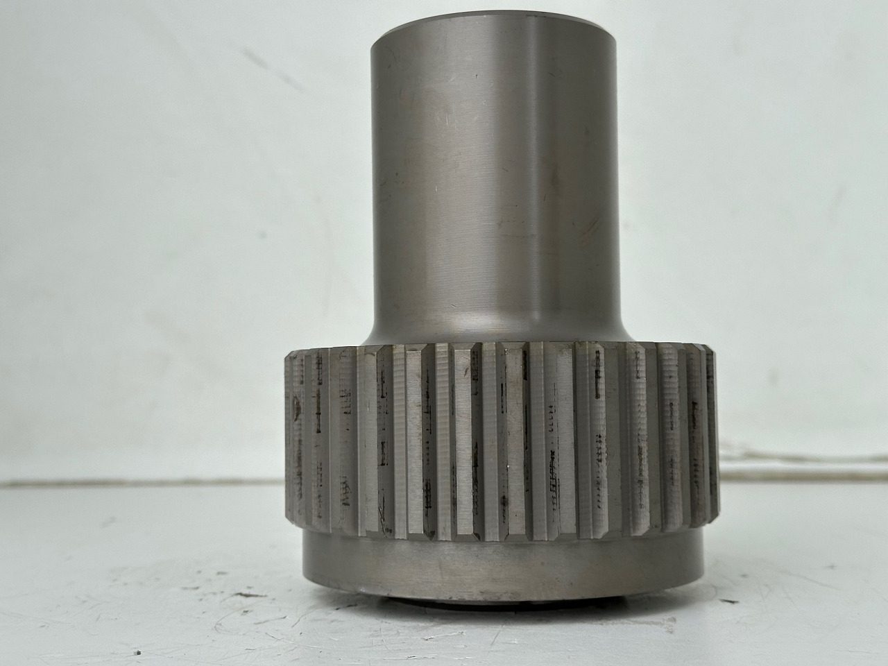 Liebherr Lamellenträger ID-Nr.90218052. FAT500F522, FAT500F528, FAT500F529, FAT500F559. PR73605, PR7363, PR7364. #90218052.01# - Mando final para Maquinaria de construcción: foto 2 Liebherr Lamellenträger ID-Nr.90218052. FAT500F522, FAT500F528, FAT500F529, FAT500F559. PR73605, PR7363, PR7364. #90218052.01# - Mando final para Maquinaria de construcción: foto 2