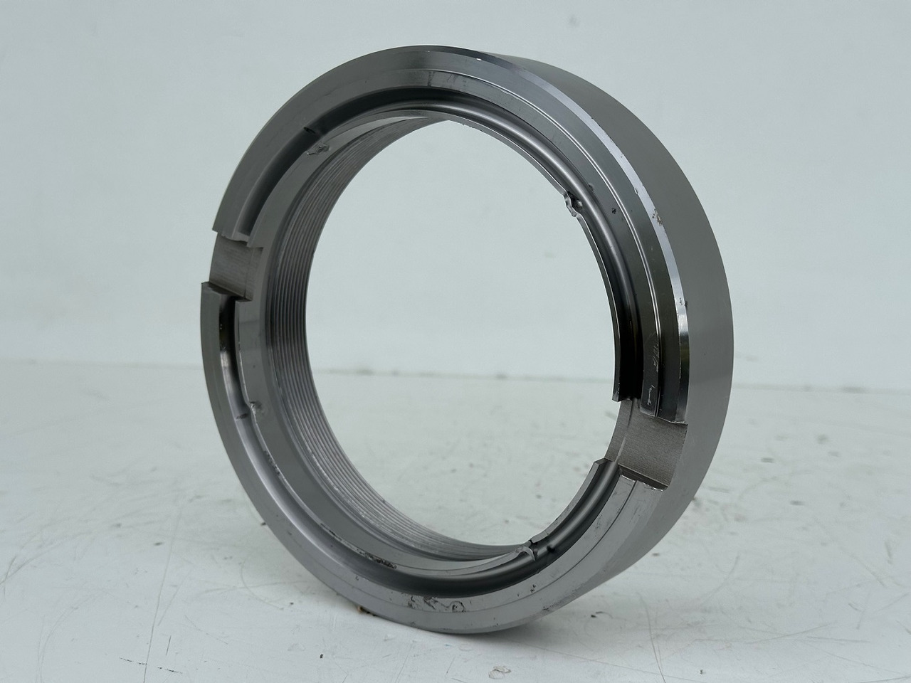Liebherr Original Nutmutter ID-Nr.9443117 - ID-Nr.944311703. LH110,A974,LOS974,P974,P976,R974,R976,R980,P994,P995,R944,R995. #944311703.31.07# - Reductor de giro para Maquinaria de construcción: foto 3 Liebherr Original Nutmutter ID-Nr.9443117 - ID-Nr.944311703. LH110,A974,LOS974,P974,P976,R974,R976,R980,P994,P995,R944,R995. #944311703.31.07# - Reductor de giro para Maquinaria de construcción: foto 3
