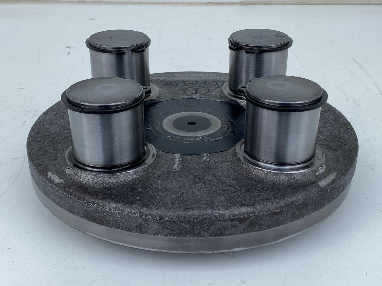 Liebherr Planetenträger ID-Nr.944306303 - ID-Nr.9443063. #PL0401.01# - Reductor de giro para Excavadora de cadenas: foto 2 Liebherr Planetenträger ID-Nr.944306303 - ID-Nr.9443063. #PL0401.01# - Reductor de giro para Excavadora de cadenas: foto 2