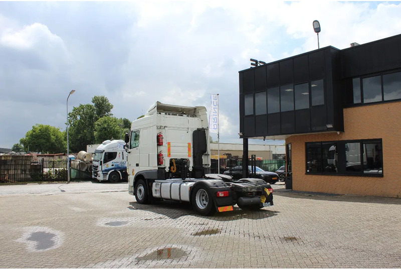 DAF XF 106.460 * RETARDER * 4X2 * - Cabeza tractora: foto 3 DAF XF 106.460 * RETARDER * 4X2 * - Cabeza tractora: foto 3
