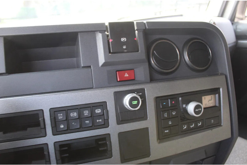 Cabeza tractora Renault T460 * RETARDER * 2 TANK *: foto 18