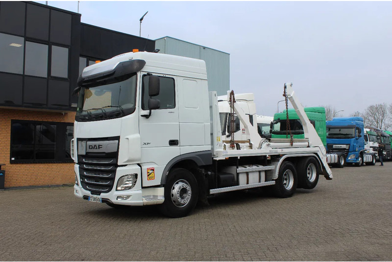 DAF XF 480 * EURO6 * SKIPLOADER * 6X2 * LIFT * - Camión portacontenedor de cadenas: foto 1 DAF XF 480 * EURO6 * SKIPLOADER * 6X2 * LIFT * - Camión portacontenedor de cadenas: foto 1