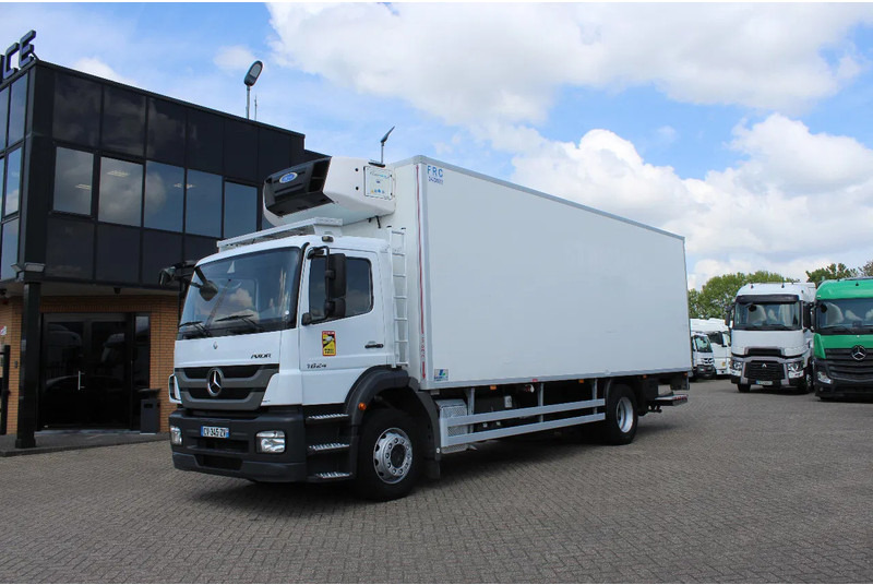 Mercedes-Benz Axor 1824 * EURO5 * 4X2 * CARRIER SUPRA 850 * MANUAL * only 100tkm!!! * - Camión frigorífico: foto 1 Mercedes-Benz Axor 1824 * EURO5 * 4X2 * CARRIER SUPRA 850 * MANUAL * only 100tkm!!! * - Camión frigorífico: foto 1
