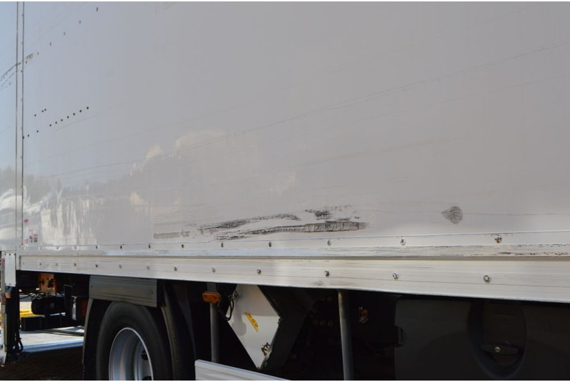 Camión caja cerrada Renault Midlum 270 * MANUAL * EURO5 * 4X2 *: foto 9