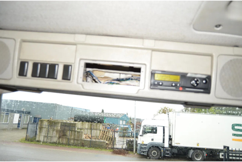 Camión frigorífico Volvo FM 370 * EURO5 * CARRIER SUPRA 950 SILENT * 6X2 *: foto 20