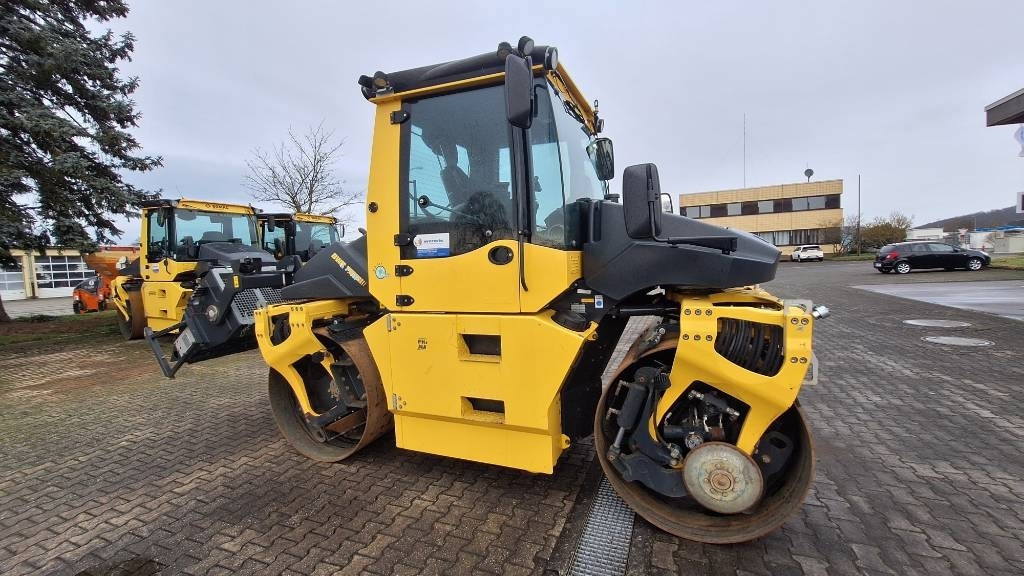 Bomag BW 154 AP-4i AM - Apisonadora de asfalto: foto 2 Bomag BW 154 AP-4i AM - Apisonadora de asfalto: foto 2