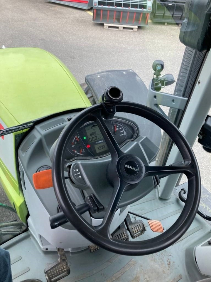 Tractor Claas Arion 630: foto 7