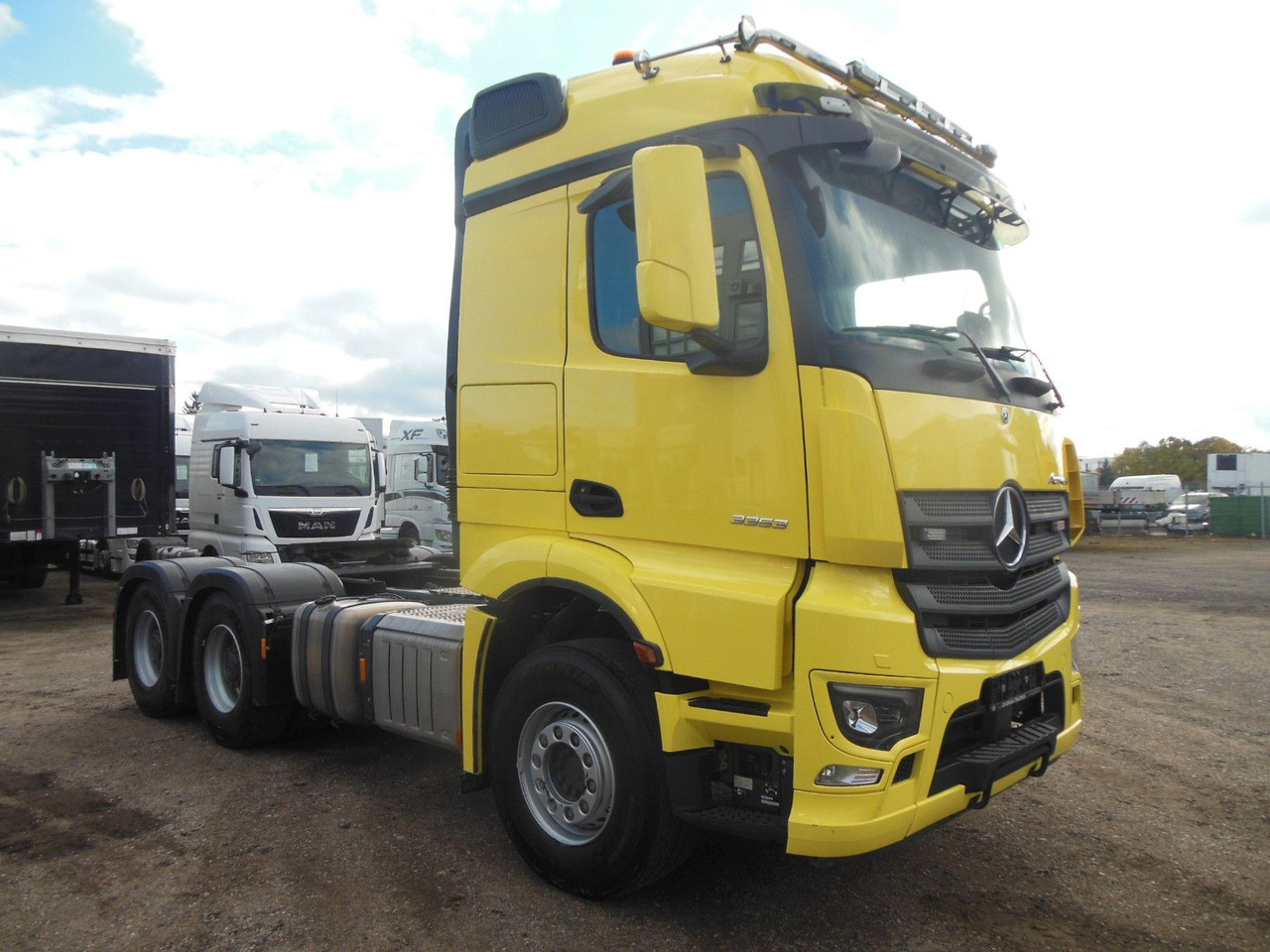 Mercedes-Benz ACTROS 3353, 6X4, 120.000 KG, TRK, 4 STÜCKS, - Cabeza tractora: foto 2 Mercedes-Benz ACTROS 3353, 6X4, 120.000 KG, TRK, 4 STÜCKS, - Cabeza tractora: foto 2