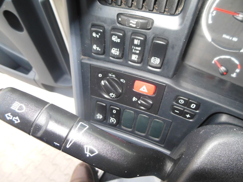 Cabeza tractora Scania R 520, V8, RETARDER: foto 15