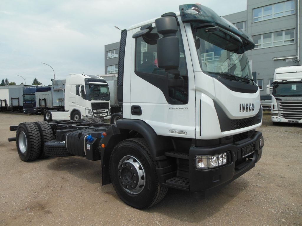 Iveco EUROCARGO ML 180E28/P, PTO - Camión chasis: foto 2 Iveco EUROCARGO ML 180E28/P, PTO - Camión chasis: foto 2