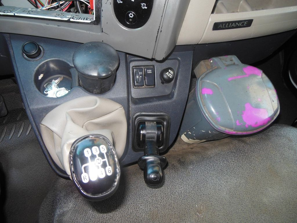 Leasing para Renault MIDLUM DXI 180.08  Renault MIDLUM DXI 180.08: foto 23