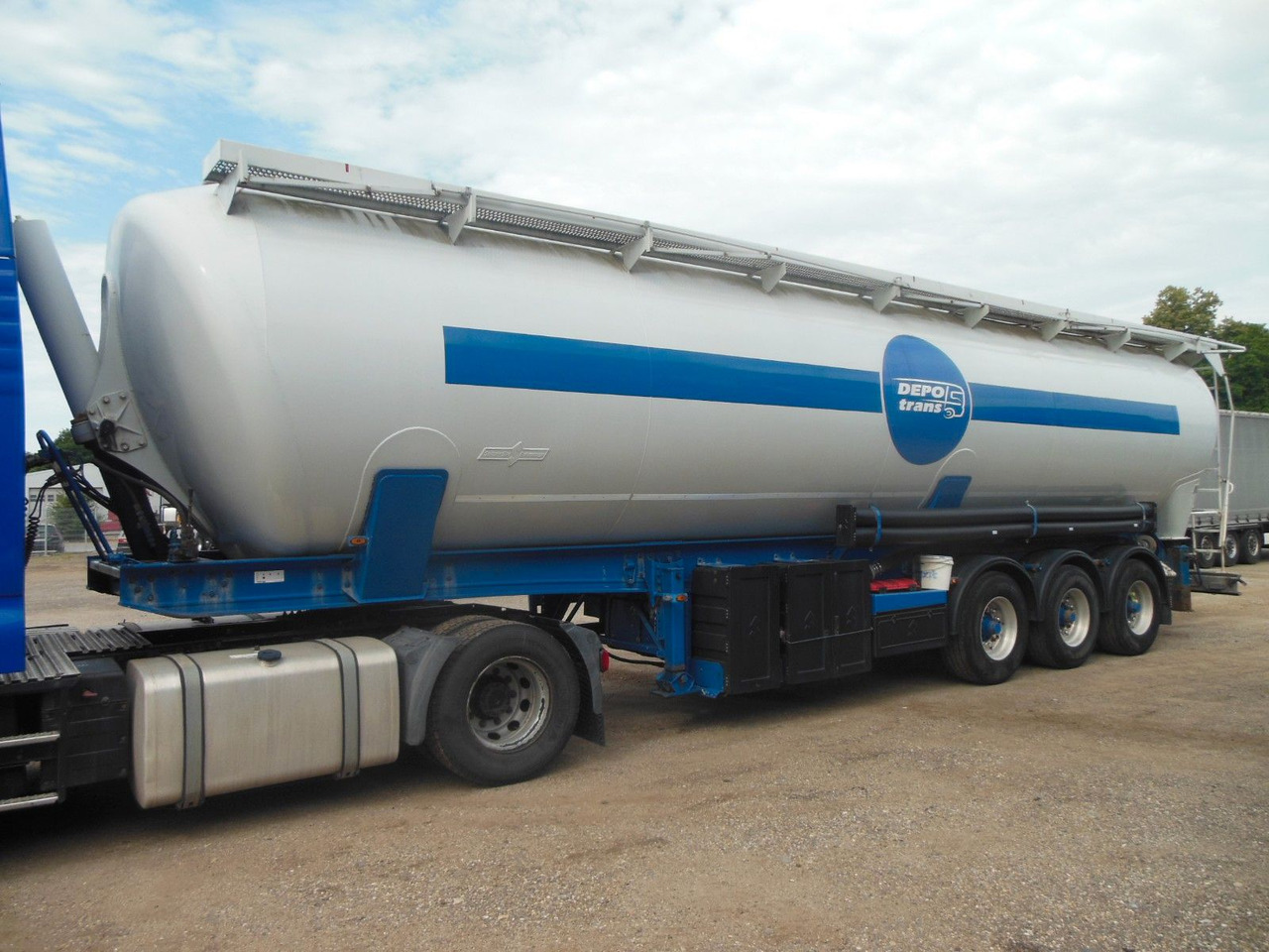 Spitzer SK 2460 CAL, 60.000 L - Semirremolque silo: foto 1 Spitzer SK 2460 CAL, 60.000 L - Semirremolque silo: foto 1