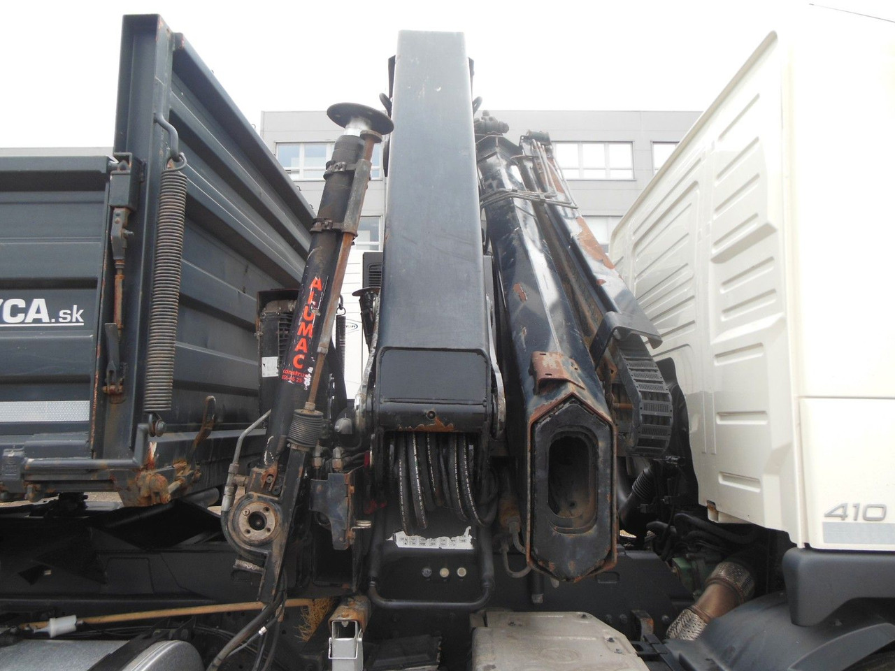Camión volquete, Camión grúa Volvo FM 410, 6X2, DREISEITEN KIPPER, HIAB XS 211: foto 11