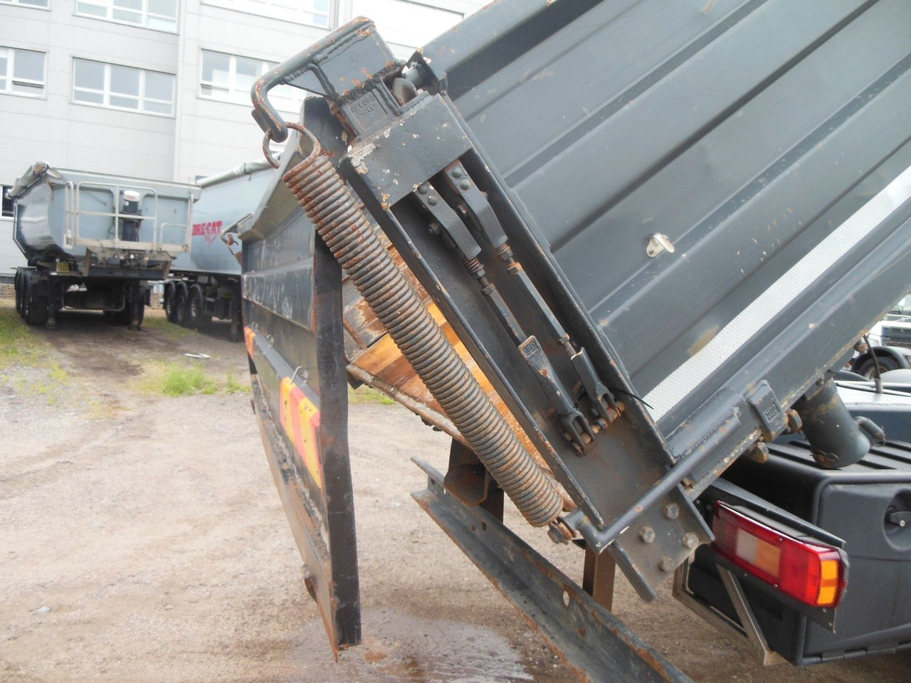 Camión volquete, Camión grúa Volvo FM 410, 6X2, DREISEITEN KIPPER, HIAB XS 211: foto 14