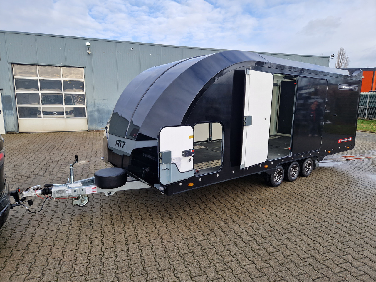 BJT Race Transporter 7 397-6023-35-3-10-B 600x228x189cm black Alufelgen Tridem 3500kg - Remolque portavehículos: foto 1 BJT Race Transporter 7 397-6023-35-3-10-B 600x228x189cm black Alufelgen Tridem 3500kg - Remolque portavehículos: foto 1