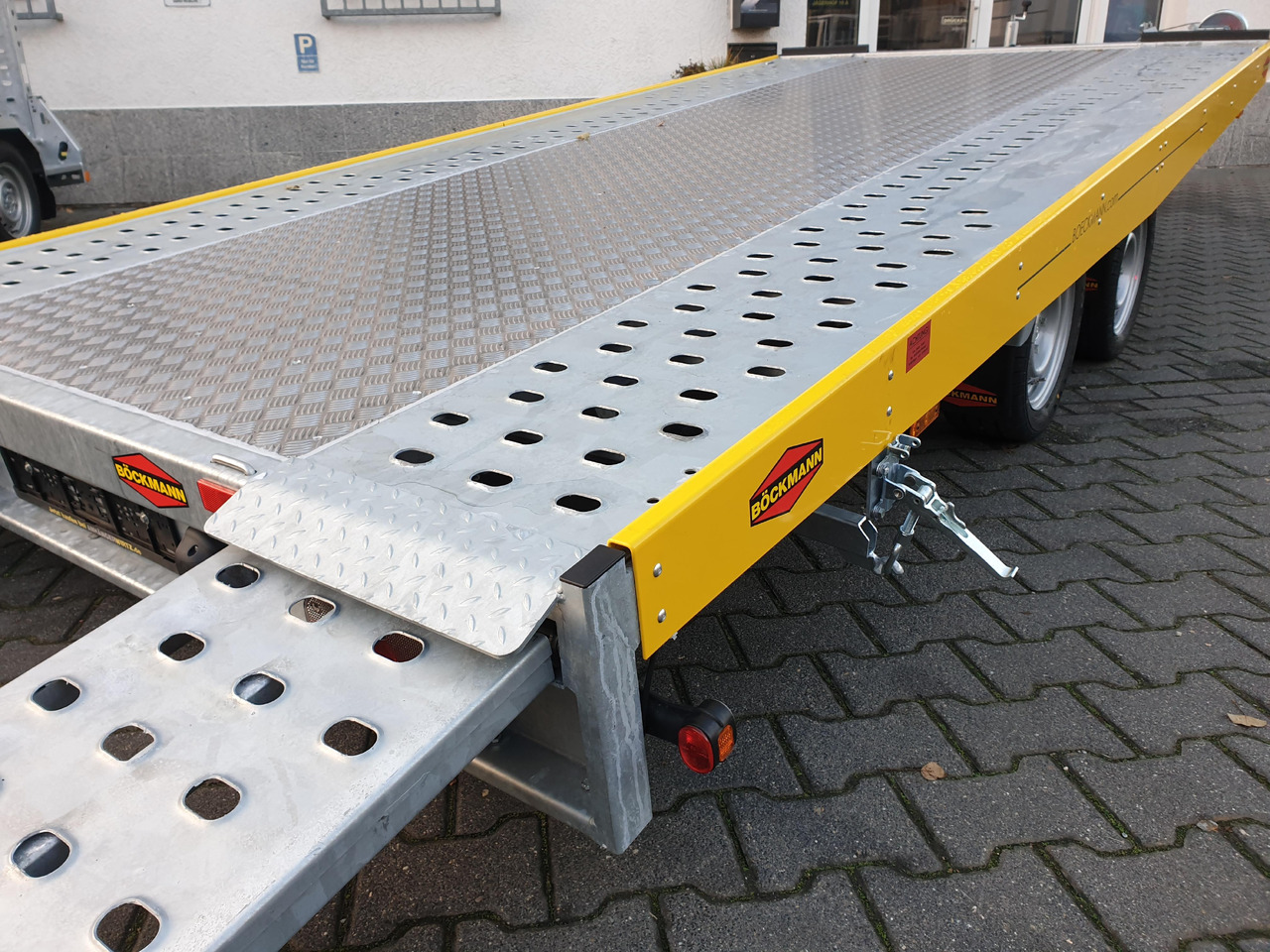 Böckmann AH 4320/35 430x208cm easyload ankipbar Aluboden 3500kg - Remolque portavehículos: foto 2 Böckmann AH 4320/35 430x208cm easyload ankipbar Aluboden 3500kg - Remolque portavehículos: foto 2