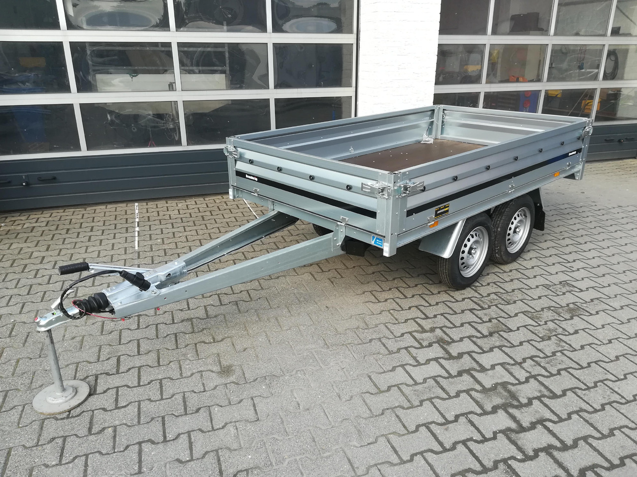 Brenderup 3251 STB 1000 Tandemachse 250x142x35cm (S) 13" 1000kg Januar Aktion - Remolque plataforma/ Caja abierta: foto 2 Brenderup 3251 STB 1000 Tandemachse 250x142x35cm (S) 13" 1000kg Januar Aktion - Remolque plataforma/ Caja abierta: foto 2