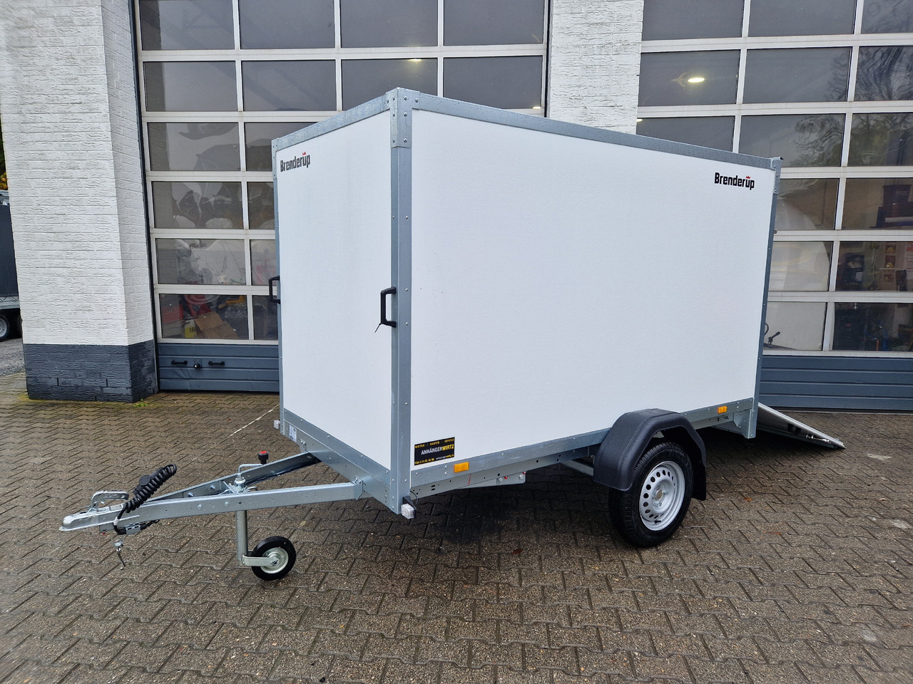 Remolque caja cerrada Brenderup Cargo Dynamic CD260 UBR 260x130x150cm Heckrampe Wabenwände (S) 750kg Winter Aktion: foto 11 Remolque caja cerrada Brenderup Cargo Dynamic CD260 UBR 260x130x150cm Heckrampe Wabenwände (S) 750kg Winter Aktion: foto 11