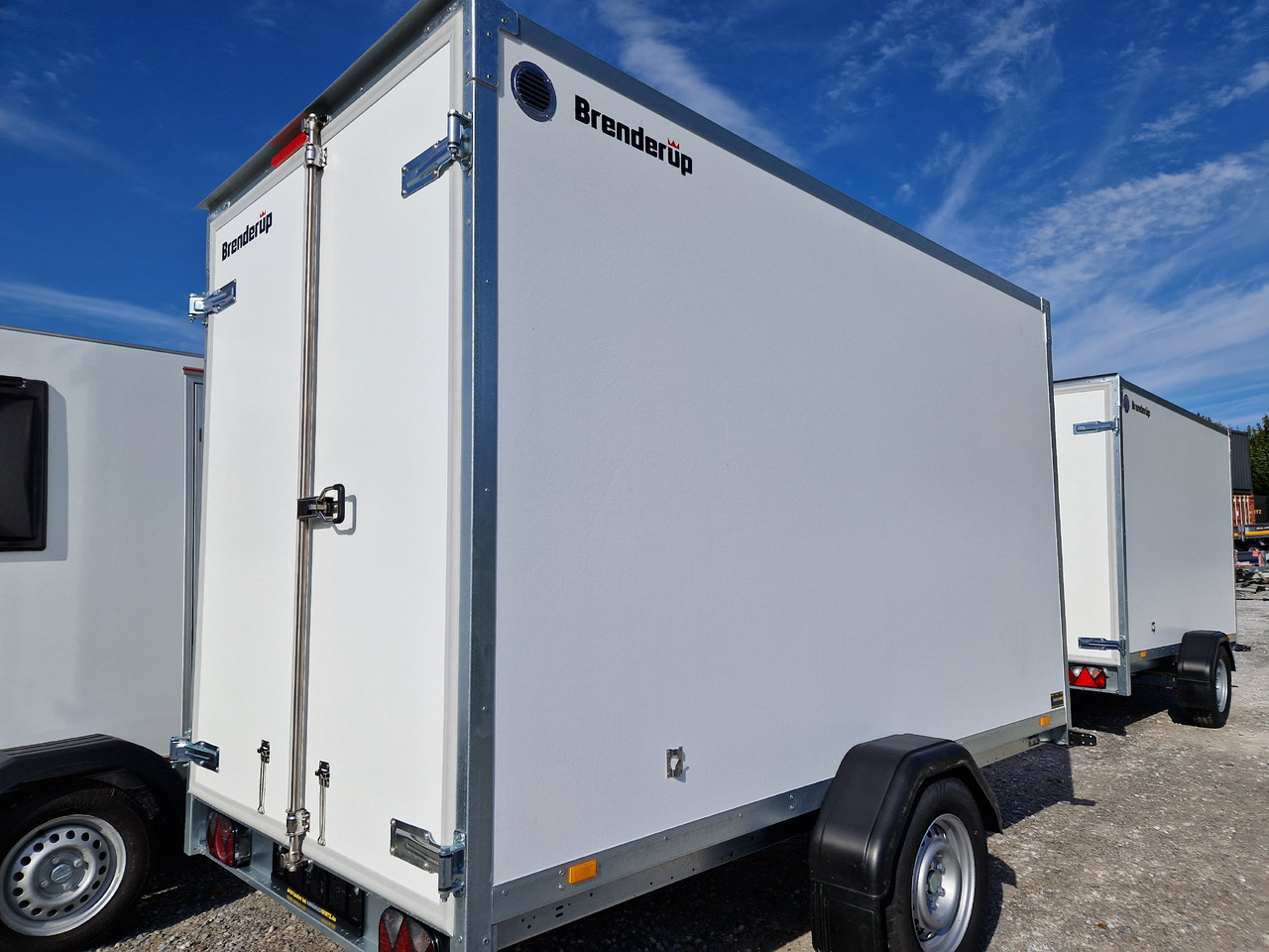 Brenderup Cargo Dynamic CD300 BD 300x155x185cm Hecktüren Wabenwände (M) 1300kg - Remolque caja cerrada: foto 3 Brenderup Cargo Dynamic CD300 BD 300x155x185cm Hecktüren Wabenwände (M) 1300kg - Remolque caja cerrada: foto 3