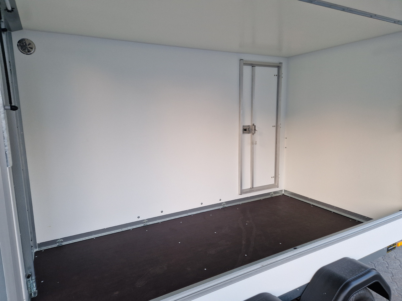 Brenderup Cargo Dynamic CD300 TB D ST SK 300x155x185cm Heck Seitentür Serviceklappe Wabe (M) 2000kg - Remolque venta ambulante: foto 5 Brenderup Cargo Dynamic CD300 TB D ST SK 300x155x185cm Heck Seitentür Serviceklappe Wabe (M) 2000kg - Remolque venta ambulante: foto 5