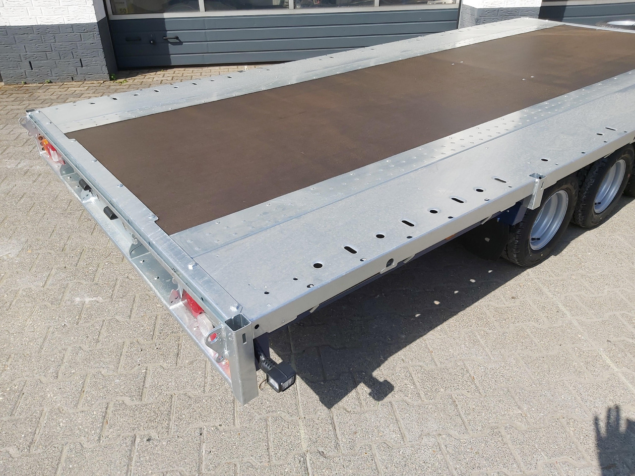 Brian James Trailer CarGO Connect 450x210cm Tridem 10" 3500kg Modell 22 - Remolque plataforma/ Caja abierta: foto 4 Brian James Trailer CarGO Connect 450x210cm Tridem 10" 3500kg Modell 22 - Remolque plataforma/ Caja abierta: foto 4