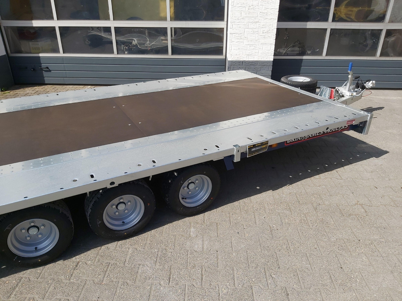 Brian James Trailer CarGO Connect 450x210cm Tridem 10" 3500kg Modell 22 - Remolque plataforma/ Caja abierta: foto 5 Brian James Trailer CarGO Connect 450x210cm Tridem 10" 3500kg Modell 22 - Remolque plataforma/ Caja abierta: foto 5