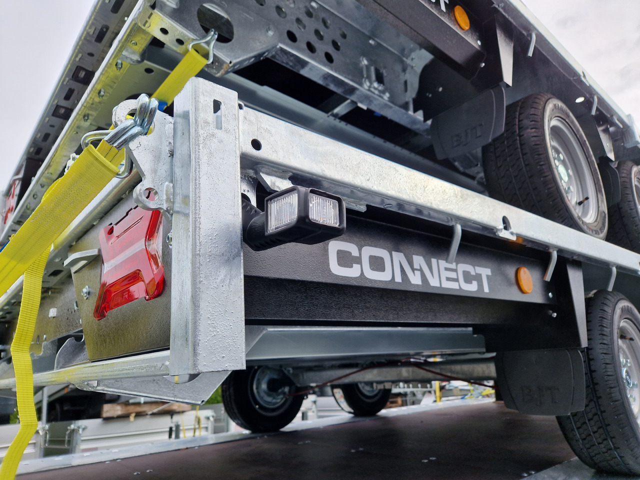 Brian James Trailer Connect 450x215cm plattform Tandem LED 12" 3500kg - Remolque plataforma/ Caja abierta: foto 2 Brian James Trailer Connect 450x215cm plattform Tandem LED 12" 3500kg - Remolque plataforma/ Caja abierta: foto 2