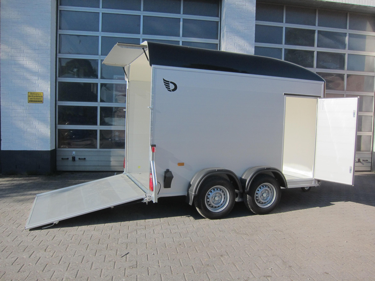Cargo Roadster 500 312x167x199cm Alu Poly black Seitentür 100km/H Pullman 2000kg Sommer Aktion 2025 - Remolque caja cerrada: foto 1 Cargo Roadster 500 312x167x199cm Alu Poly black Seitentür 100km/H Pullman 2000kg Sommer Aktion 2025 - Remolque caja cerrada: foto 1