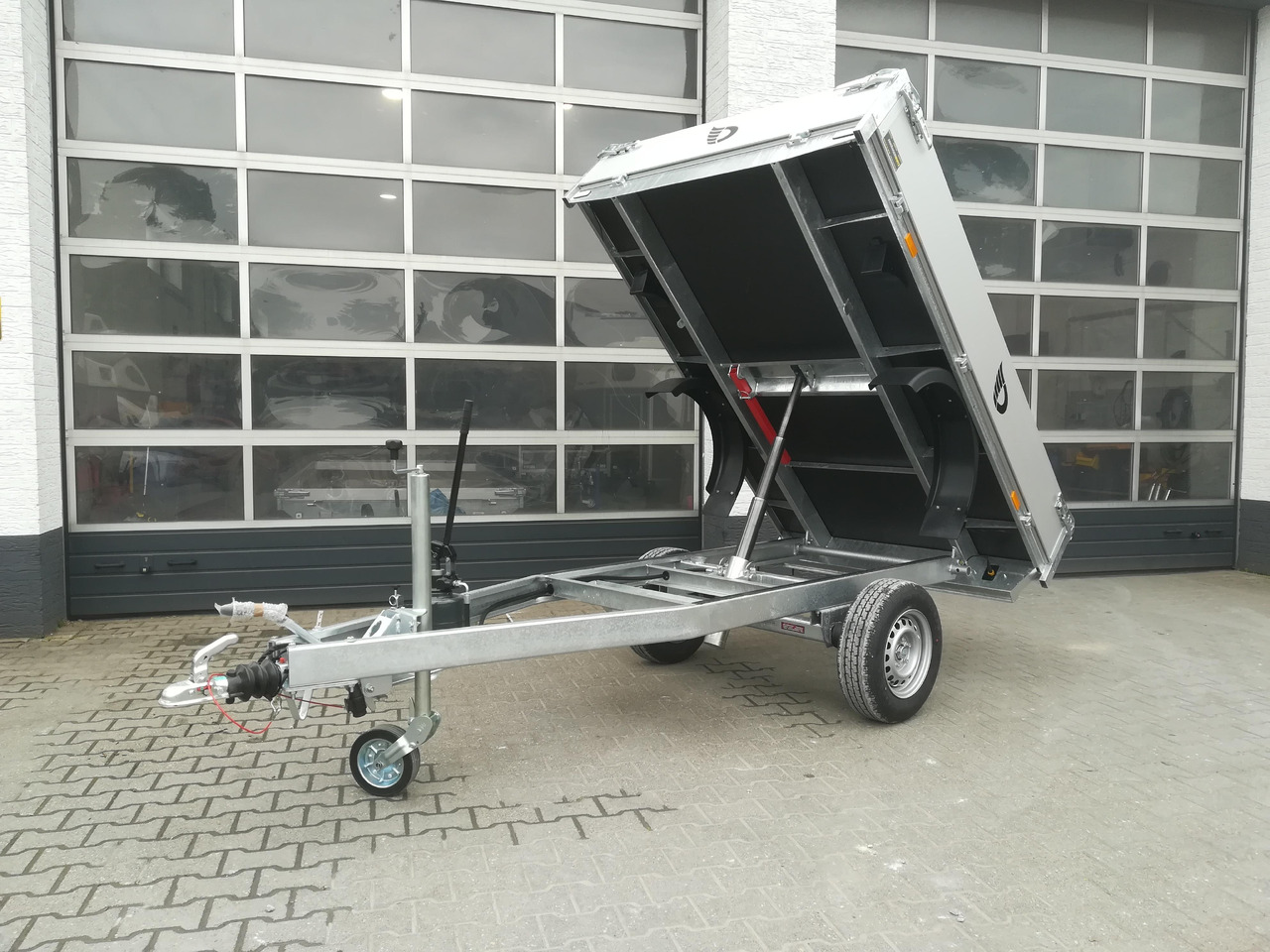 Cheval Liberte Debon Kipper PW 0 ECO 1500 250x155x30cm 1500kg Modell 2024 - Remolque volquete: foto 1 Cheval Liberte Debon Kipper PW 0 ECO 1500 250x155x30cm 1500kg Modell 2024 - Remolque volquete: foto 1